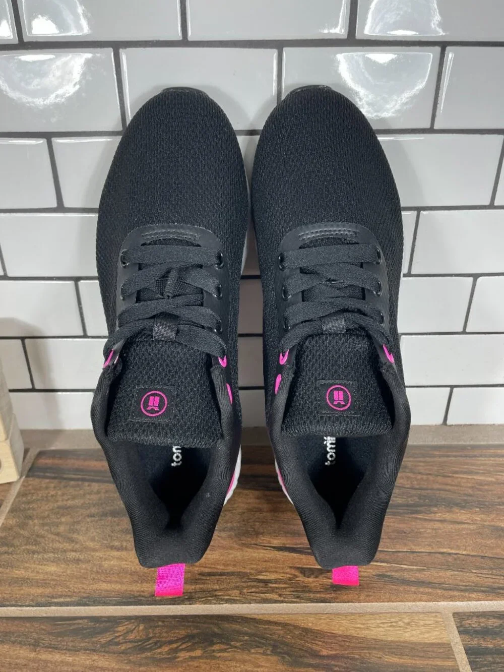 Tommaso Capri II Indoor Cycling Shoes Womens Size 10 Black Pink Biking Sneaker